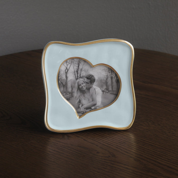 Beatriz Ball Frame Encanto Curved Heart 5 x 5 — Single frame on a wooden surface