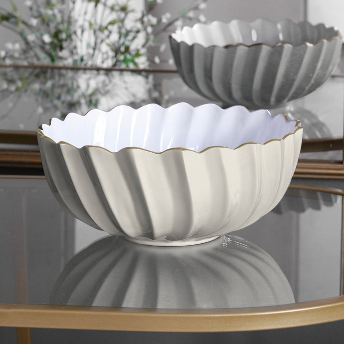 Beatriz Ball Encanto Orlando Medium Bowl — Empty bowl reflected in a mirror