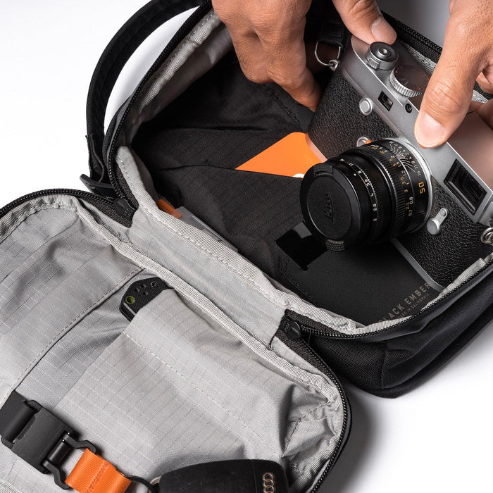 Kompak Crossbody Bag